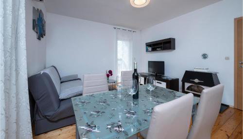 2 Bedroom Lovely Apartment In Pula - Foto 3