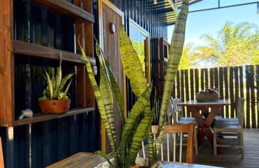 Container Azul na beira do rio e a poucos metros do mar em mogiquiçaba bahia - Foto 4