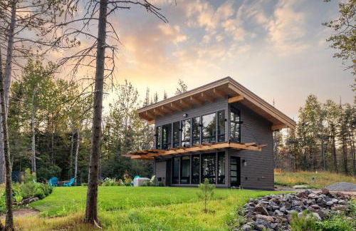 Waterfront Lake Superior Cabin Fire Pit and More! - Foto 40