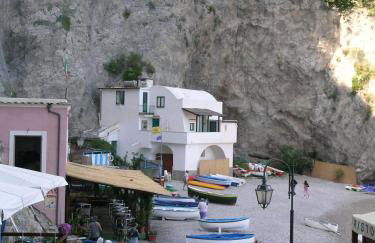 Amalfi 51 con vista mare, giardino e terrazze - Foto 13