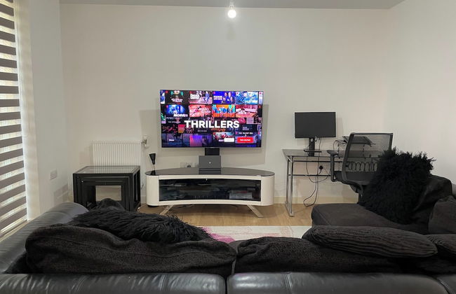 2 Bed-sleeps4-parking-balcony-nearcitycentre - Photo 8