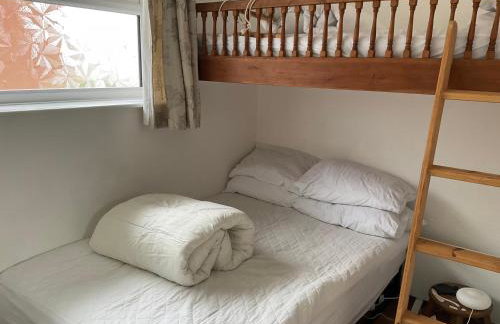 Shirls chalet in Sheppey, Leysdown - Photo 3