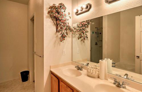 Quiet Arlington House with Yard near Joe Pool Lake! - Foto 16