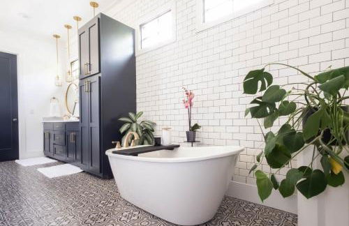 Beryl West - Artful 3BR Bentonville Pet-Friendly - Foto 23