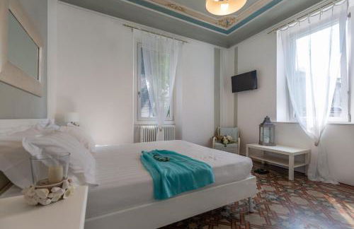 Maji Como Lake - Lake Como Historic Villa Apartments with Pool & Parking, 100m from Ferry & train - Foto 7