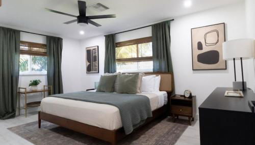 NEW Riverside Retreat with Pool - Foto 4