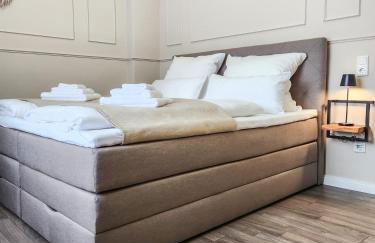 GELI Homes L1 - 2x Zimmer, 2x Kingsize Bett, 1 bis 4 Personen, Parkplatz, TV, Wifi, top Küche, Kaffee, Tee - Foto 1