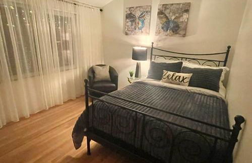 Granada Hills Private Unique Pool Luxury 4BR Family Retreat - Patio, Outdoor Dining, BBQ Grill, & Free Parking - Foto 37