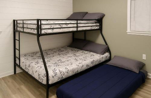 Cozy Country Cottage - Photo 13