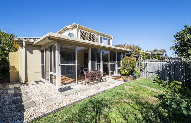 Breather 2/44 Beachside Way - Photo 1