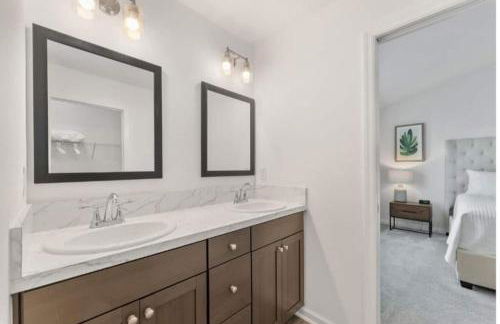 Large 3 bedroom with Pool and Golfcart - Foto 25