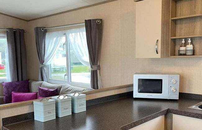 Comfortable 3-bed Caravan - Combe Haven - Foto 3