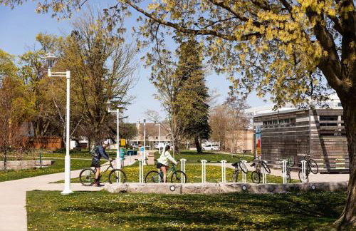 Top of The Peak: Downtown Gem! Steps to Beach - Foto 52