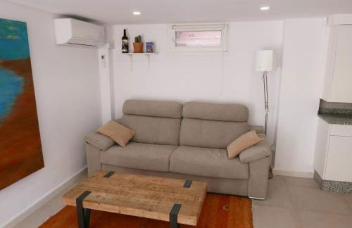 Natural park, terrace and pool - Photo 6