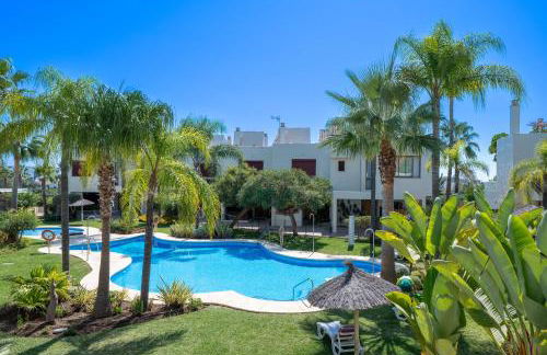 Villa Serena Marbella - Luxury villa with pool & sea views - Photo 56