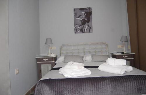 Apartamentos Los Jardines& Parking - Foto 14