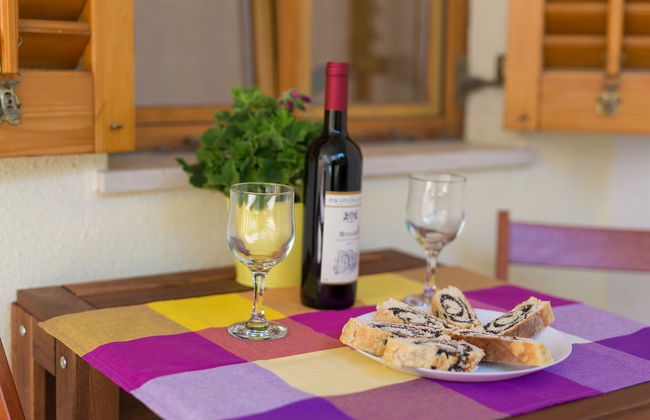 Chic and Charming Krk Downtown Apartments - Photo 23