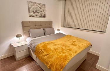 1 Bedroom Apartment- Free Parking, Broad St, City Centre - Photo 4