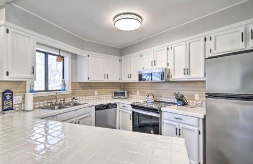 Updated Afton Cottage with Dock and Lake Access! - Foto 13