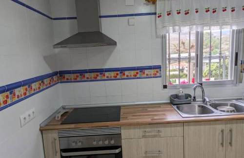 Chalet con piscina, barbacoa y jacuzzi en Valencia - Photo 63