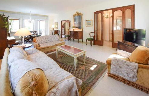 Beautiful Home In Porto Potenza Picena - Photo 17