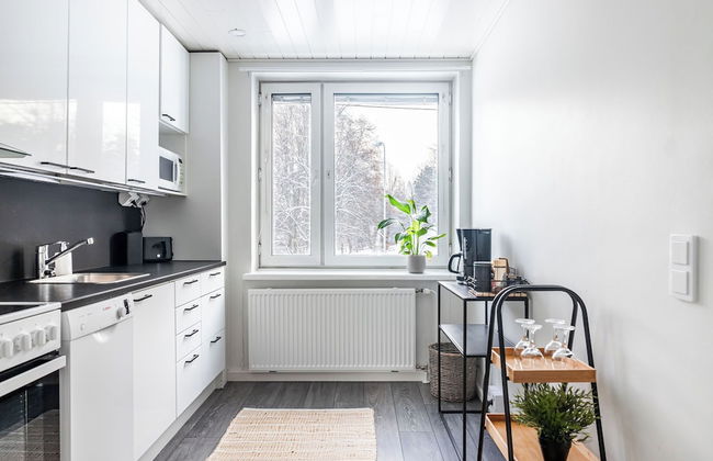 Bright 1BR Apartment next to the Beach - Photo 11