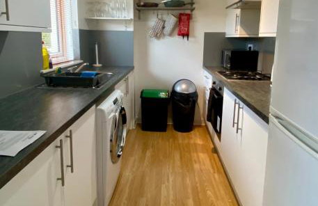 Cosy 2 bedroom home with free parking near city - Foto 6