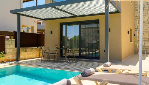 Petrus Luxury Villas in Old Hersonissos - 3 Bedrooms & 3 Bathrooms - Foto 4, sunbed