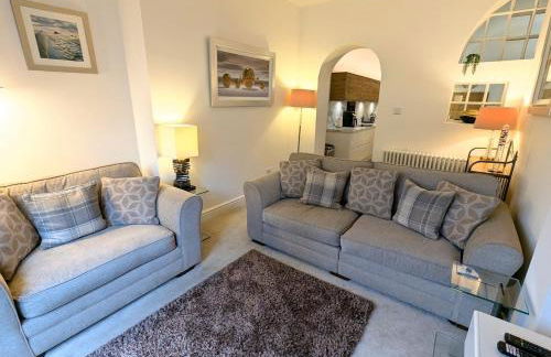 2 Bedroom Unique Converted Constabulary - Foto 1