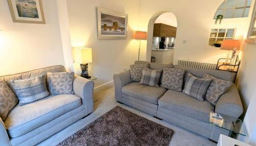 2 Bedroom Unique Converted Constabulary - Foto 1