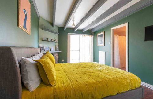 1918 Duplex with Character City Center - Foto 9