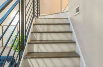 Large Bi-Level 2BR Loft in Old City that Sleeps 8 - Foto 9