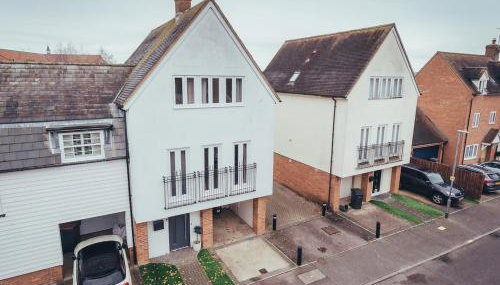 5 Bed Family Home- Free Parking - Foto 3