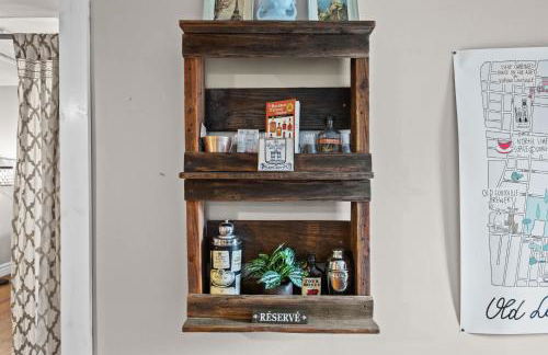 Cozy Top-Floor Retreat in the Heart of Louisville - Photo 28