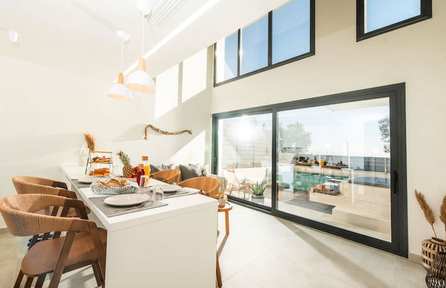 Serene seafront villas - Photo 32