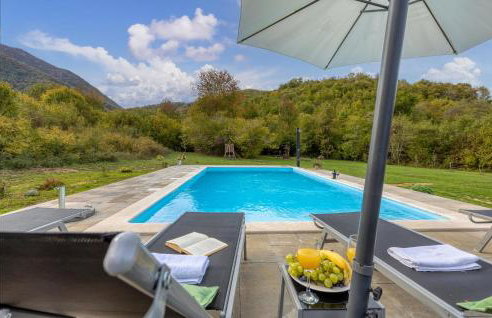 Gorgeous Home In Gospic - Photo 11