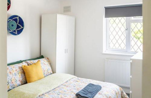 #09 Stylish 2 bed Apart - Sleep 5 - fast Wi-fi - BHX NEC- " Perfect for Contractors and Families - Free Parking" - Foto 12