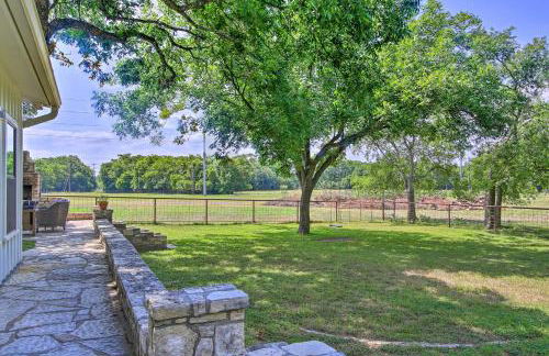 Beautiful Hill Country Cottage - Walk to Downtown! - Foto 41