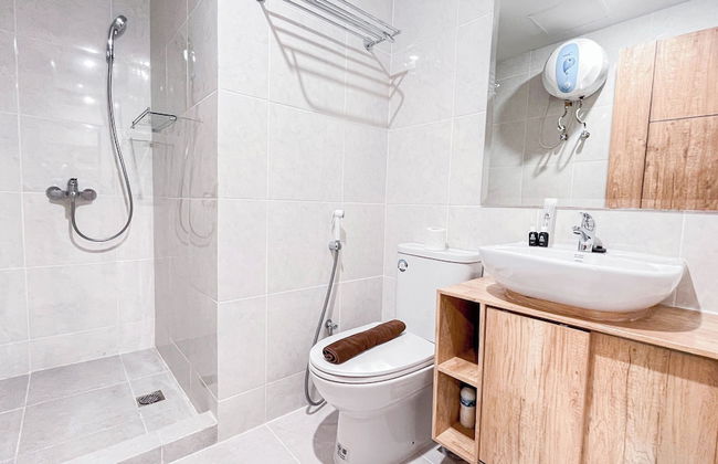 The Simply Look 1Br Apartment At Delft Ciputra Makassar - Photo 18