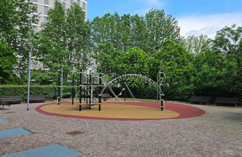 Bicocca, Free PARKING, Private Garage, Metro M5 200m, Garden, Kids & Pet Friendly - Foto 8