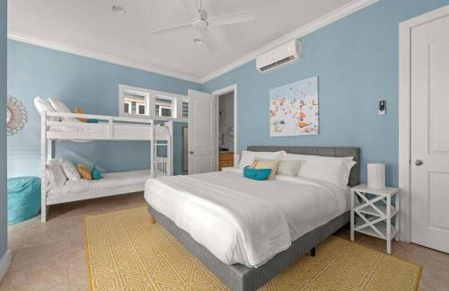 Modern Beach Haüs 4 min walk to beach w/ pool BBQ - Foto 12