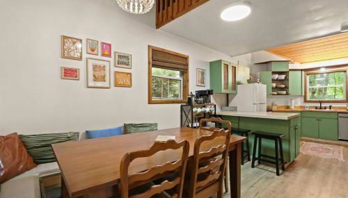 Cozy Mountain Chalet With Hot Tub Outdoor Movie Screen And Fire Place - Foto 5