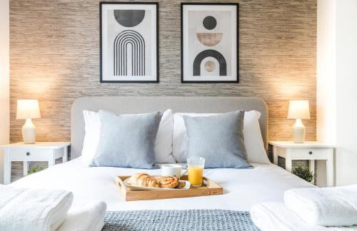 Cozy 3 Bedroom Terrace Cottage in Epsom - Photo 8