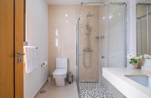 Hillside Villa - Photo 7