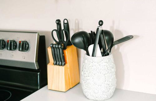 Acrisure Field - Off Street Parking - GroupStay - Foto 3