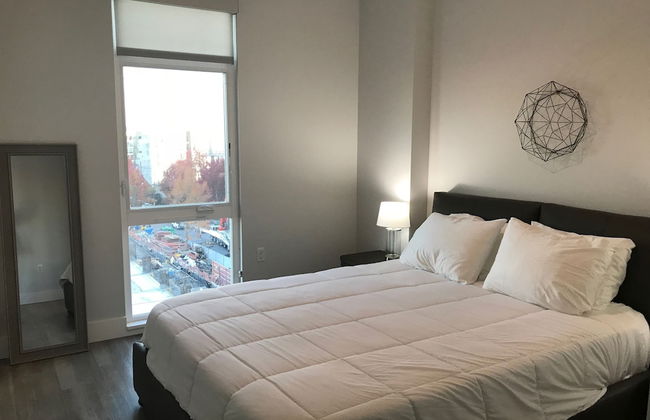 Domicile Suites at Mark on 8th - Photo 29