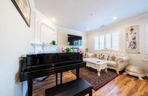 17-19ppl BTW Dsny Hllywd GarageParking Yard Grill - Foto 8