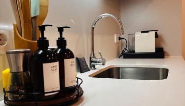 Modern apartment with balcony and free parking - Foto 4