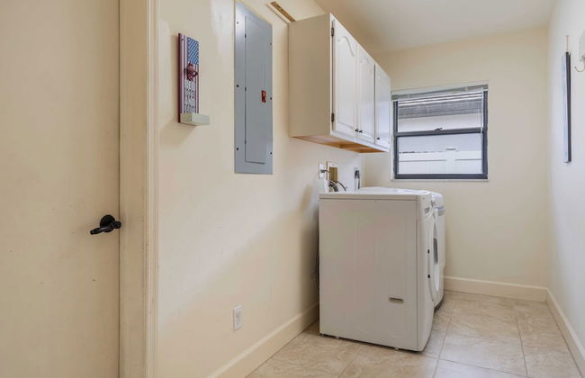 Private Pool + Sunroom Beach Escape at Manatee - Foto 21