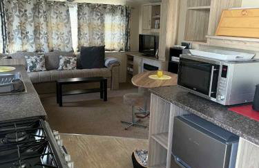 Cozy Holiday Home in Anderby Creek - Photo 5